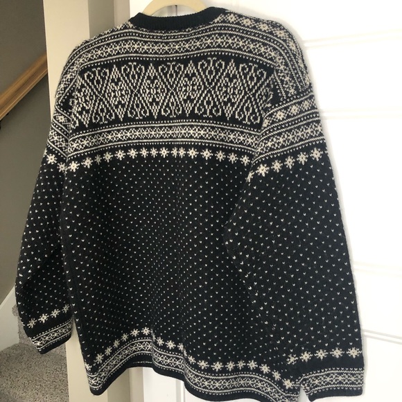 Women’s 100% Wool Black and Ivory Nordic Patterned Cardigan - Picture 5 of 7